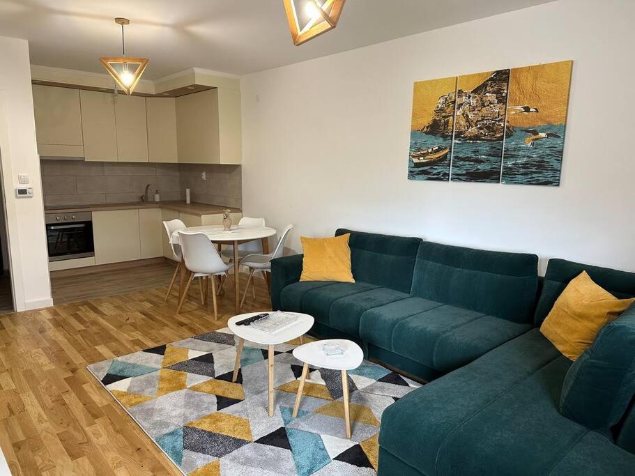 Flora Apartment Lukavica Екстериор снимка